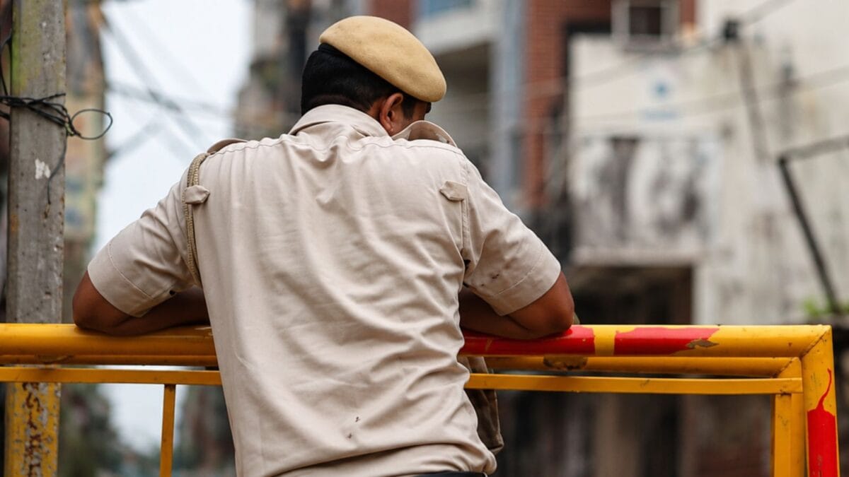 पत्नी की नई-नई फरमाइशों से परेशान था पति, प्राइवेट पार्ट में करंट लगाकर उतारा मौत के घाट