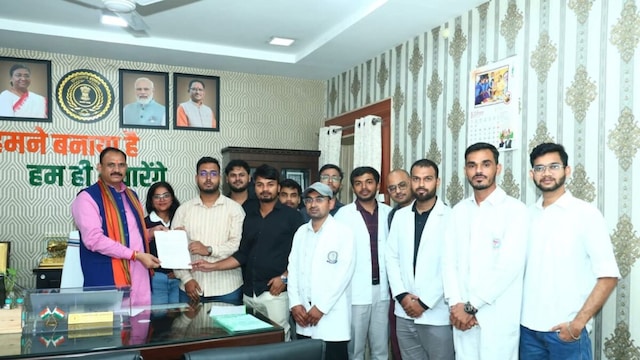 छत्तीसगढ़ में MBBS इंटर्न डॉक्टर्स की जीत, अब 15900 की जगह मिलेगा 25000 रुपए स्टाइपेंड