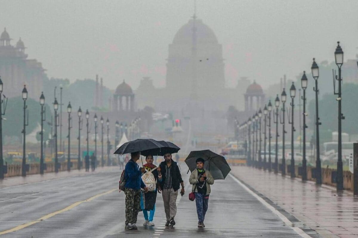 ठंडी हवा हल्की बौछारें सुहाना मौसमवीकेंड से पहले मौसम विभाग ने दी खुशखबरी