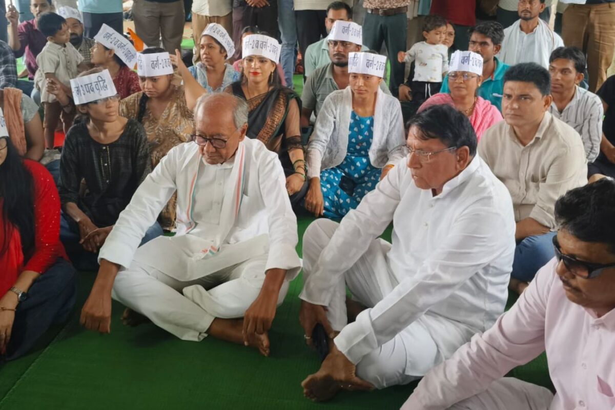 शिक्षक भर्ती आंदोलन में दिग्विजय सिंह भी कूदे, भूख हड़ताल करने की दे डाली चेतावनी, कहा-80 साल का नौजवान