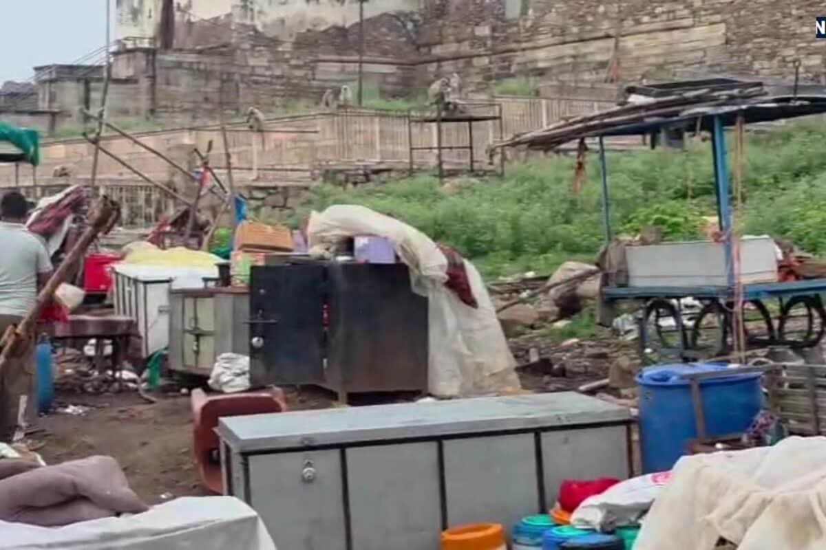रात के अंधेरे में 15-18 दुकानों पर धावा, चित्तौड़गढ़ दुर्ग के कालिका मंदिर के बाहर लाखों की चोरी, मचा हड़कंप