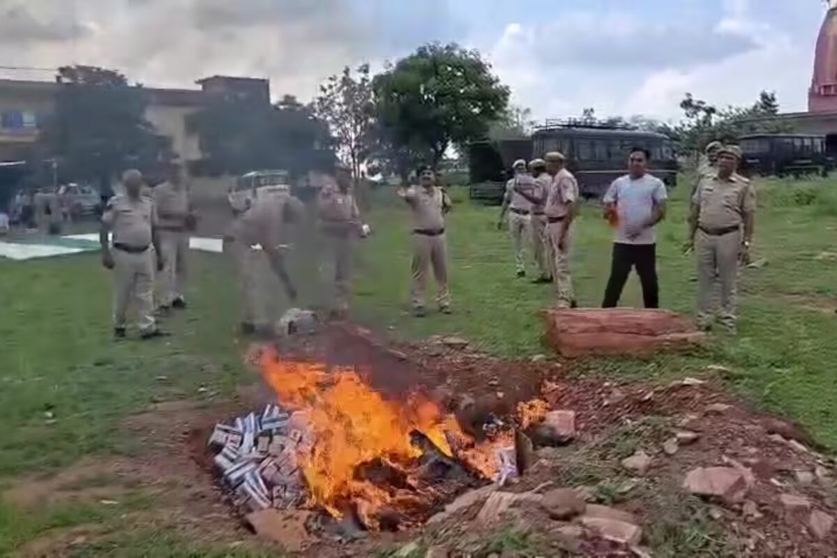 करौली में नशे के खिलाफ बड़ी कार्रवाई, 36.89 लाख रुपए की ड्रग्स जलाकर की गई नष्ट, 118 ग्राम स्मैक भी शामिल