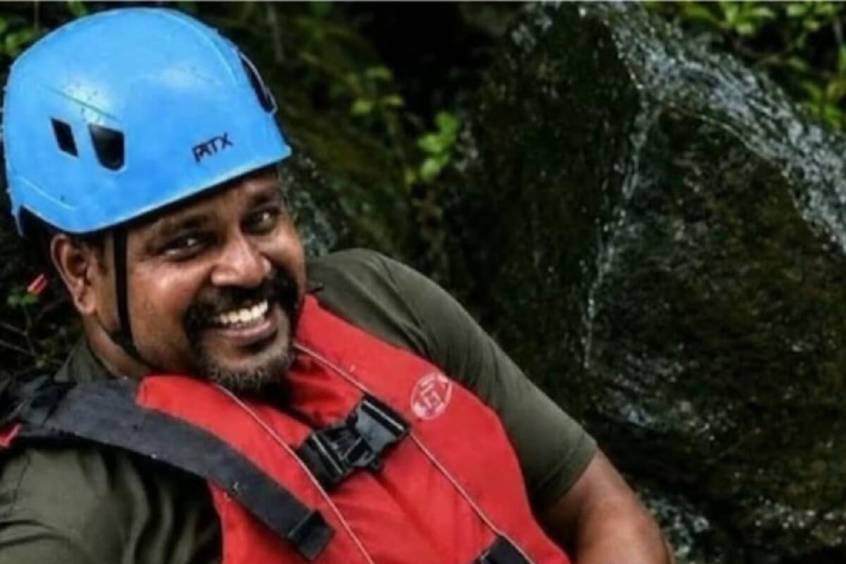 उफनती नदी में फंसे किसान को अपनी लाइफ जैकेट देकर बचाया खुद बह गए 37 साल के राजेश के लिए रो रहा पूरा राज्य