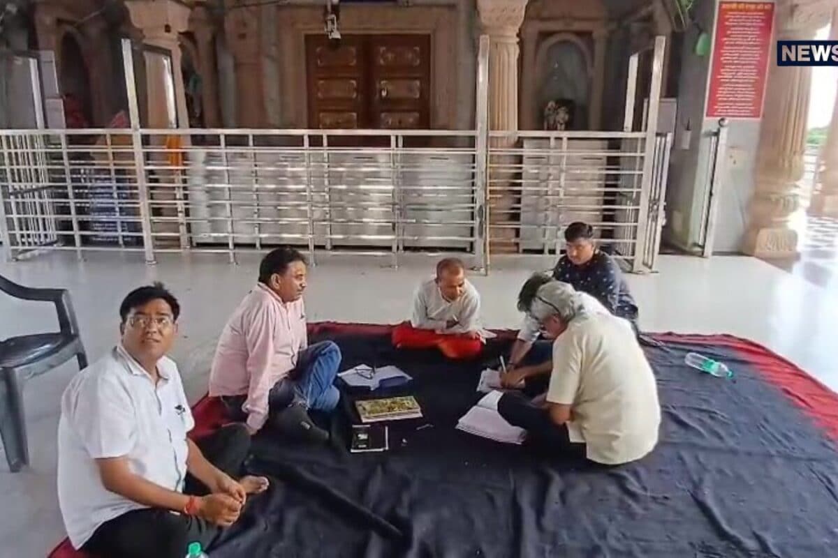Bharatpur: बिहारी जी मंदिर में चढ़ाए 3.65 लाख के हीरे पर बवाल, दानदाता बोलीं- दिखाया गया हीरा और बिल फर्जी