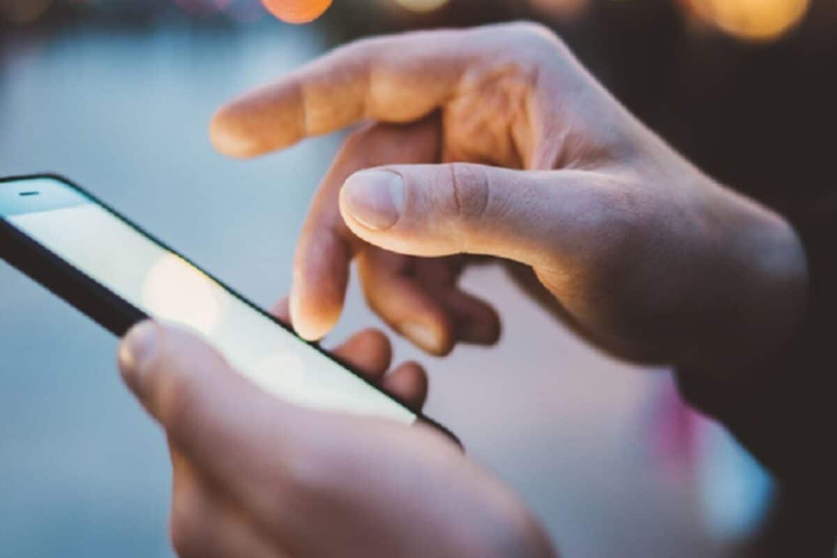 Track Mobile Activity : मोबाइल पर क्या देख रहा आपका बच्चा घर बैठे आराम से रख सकते हैं नजर