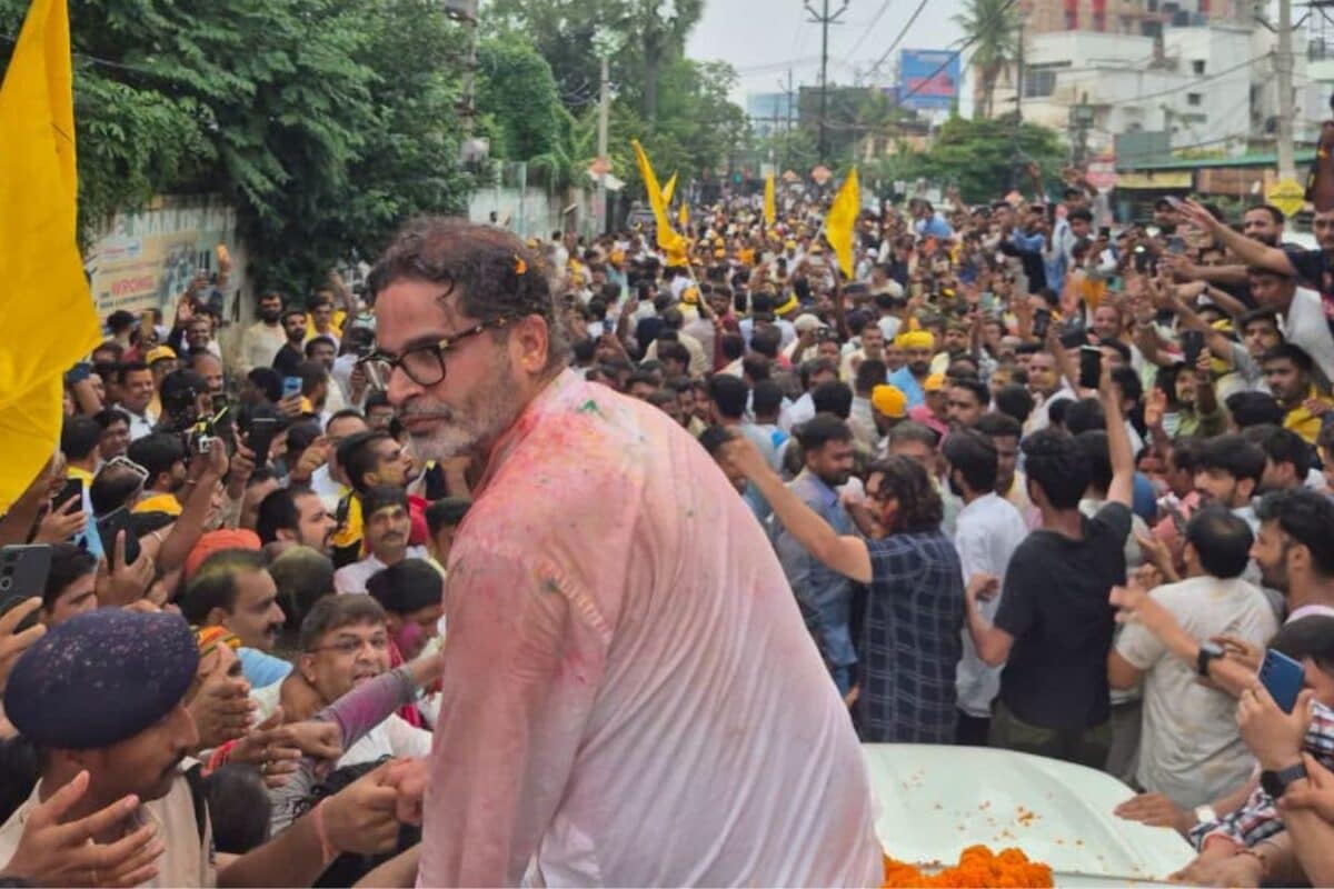लेफ्ट में जेडीयू, राइट में बीजेपी...एक फोटो से समझें प्रशांत किशोर की बांकीपुर जीत की असली कहानी