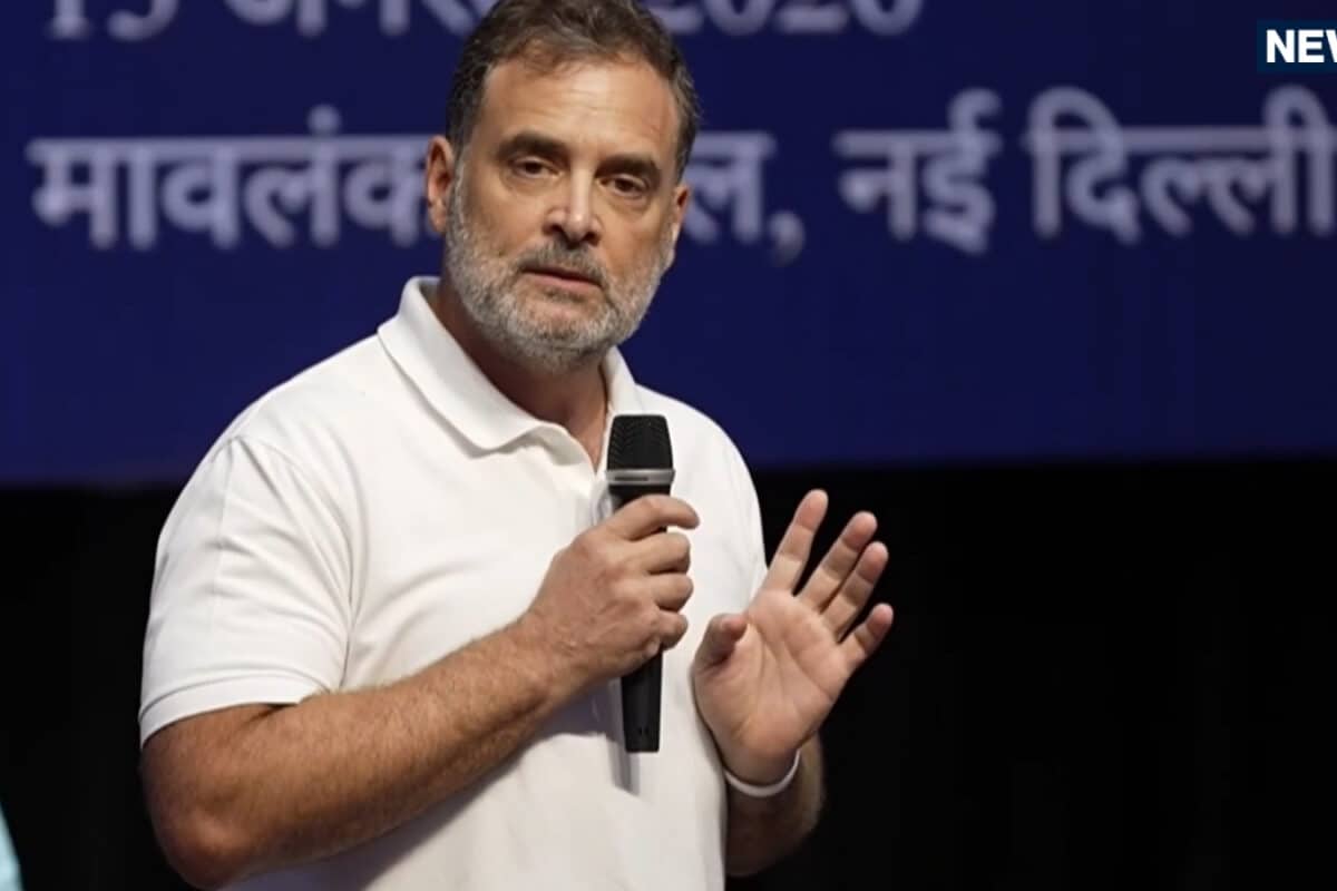 दादी इंदिरा गांधी की विदेश नीति का मजाक उड़ाता शहजादा राहुल गांधी के बयान पर सोशल मीडिया में रिएक्‍शन की बाढ़