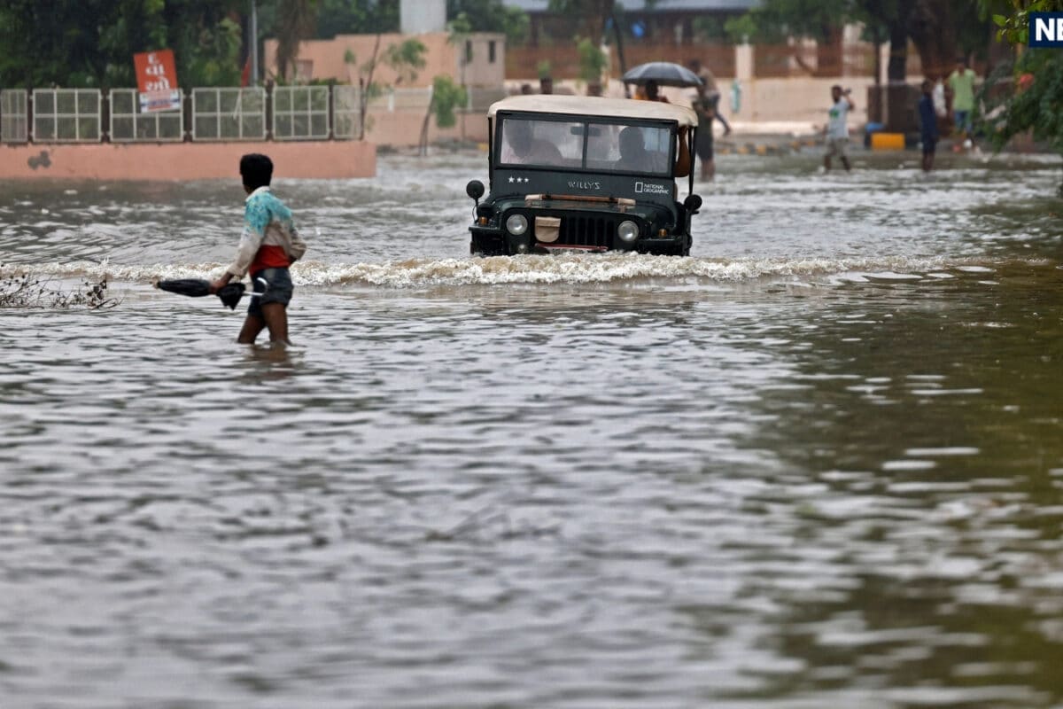 50 KMPH की तूफानी हवा 4 दिनों तक लगातार बारिश IMD का आया ताजा अलर्ट