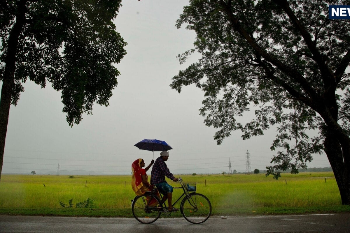 IMD Weather Today: समंदर में उठा बवंडर मचाएगा बवाल बंगाल से बिहार तक बारिश का तांडव दिल्‍ली भी नहीं बचेगी