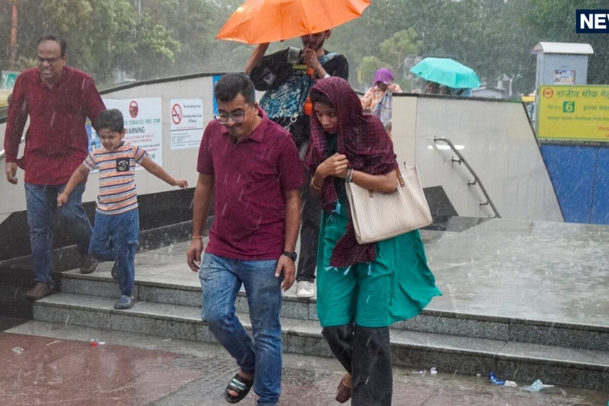 Aaj Ka Mausam: दिल्‍ली-NCR में सुबह-सुबह बारिश UP से बिहार-बंगाल तक जमकर बरसेंगे बदरा IMD का अलर्ट