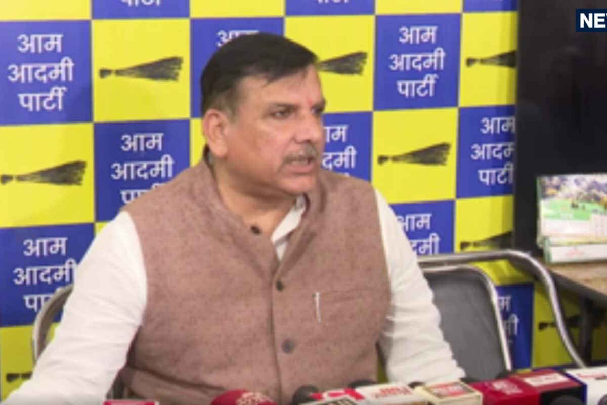 राम मंदिर चंदा चोरी: AAP सांसद संजय सिंह ने SIT रिपोर्ट का पन्‍ना नंबर 6 किया सार्वजन‍िक बताया इसमें क्‍या है