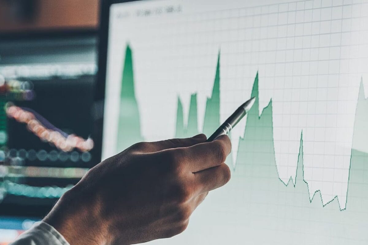 Share Market Today : आज फिर मंदी की गिरफ्त में शेयर बाजार, सेंसेक्स 276 अंक गिरा