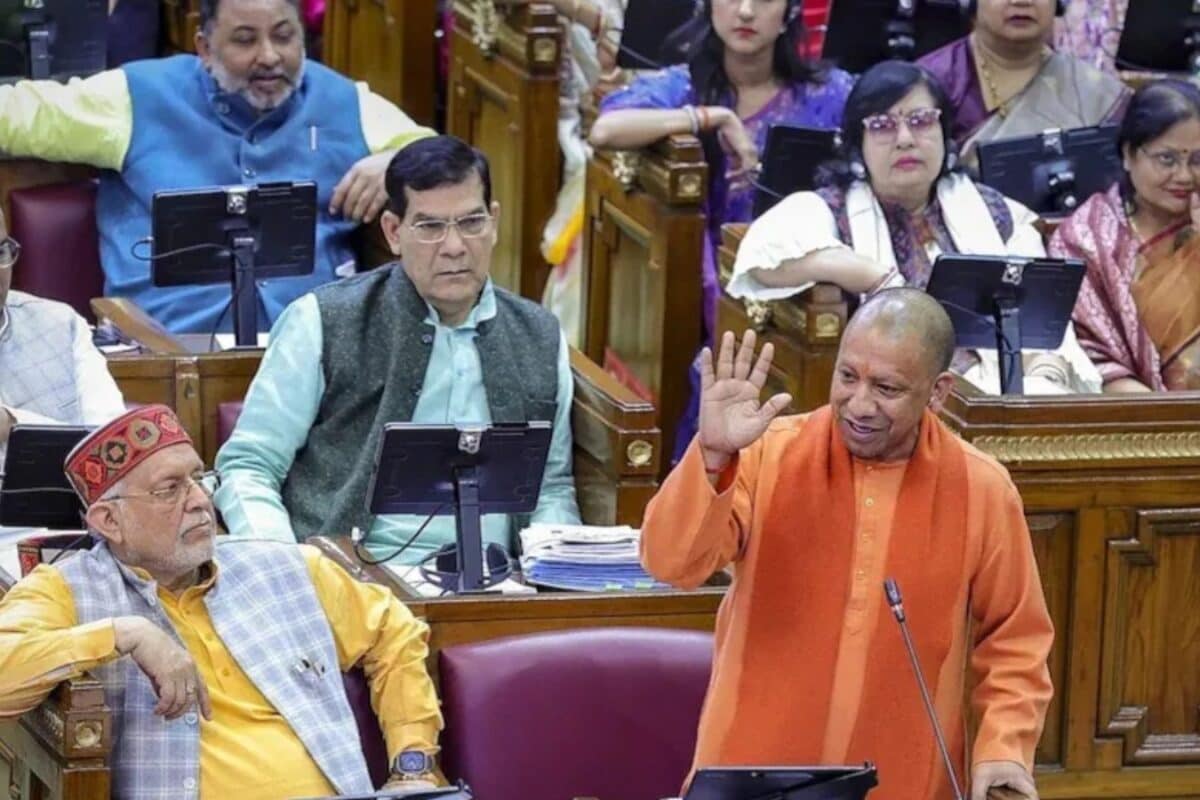 UP Assembly Monsoon Session Live: यूपी विधानसभा में आज भी हंगामे के आसार, विधानसभा स्पीकर से मिलेंगे माता प्रसाद पांडेय