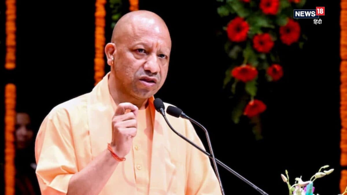 यूपी में 1 लाख सरकारी नौकरियां: सीएम योगी ने किया बड़ा ऐलान