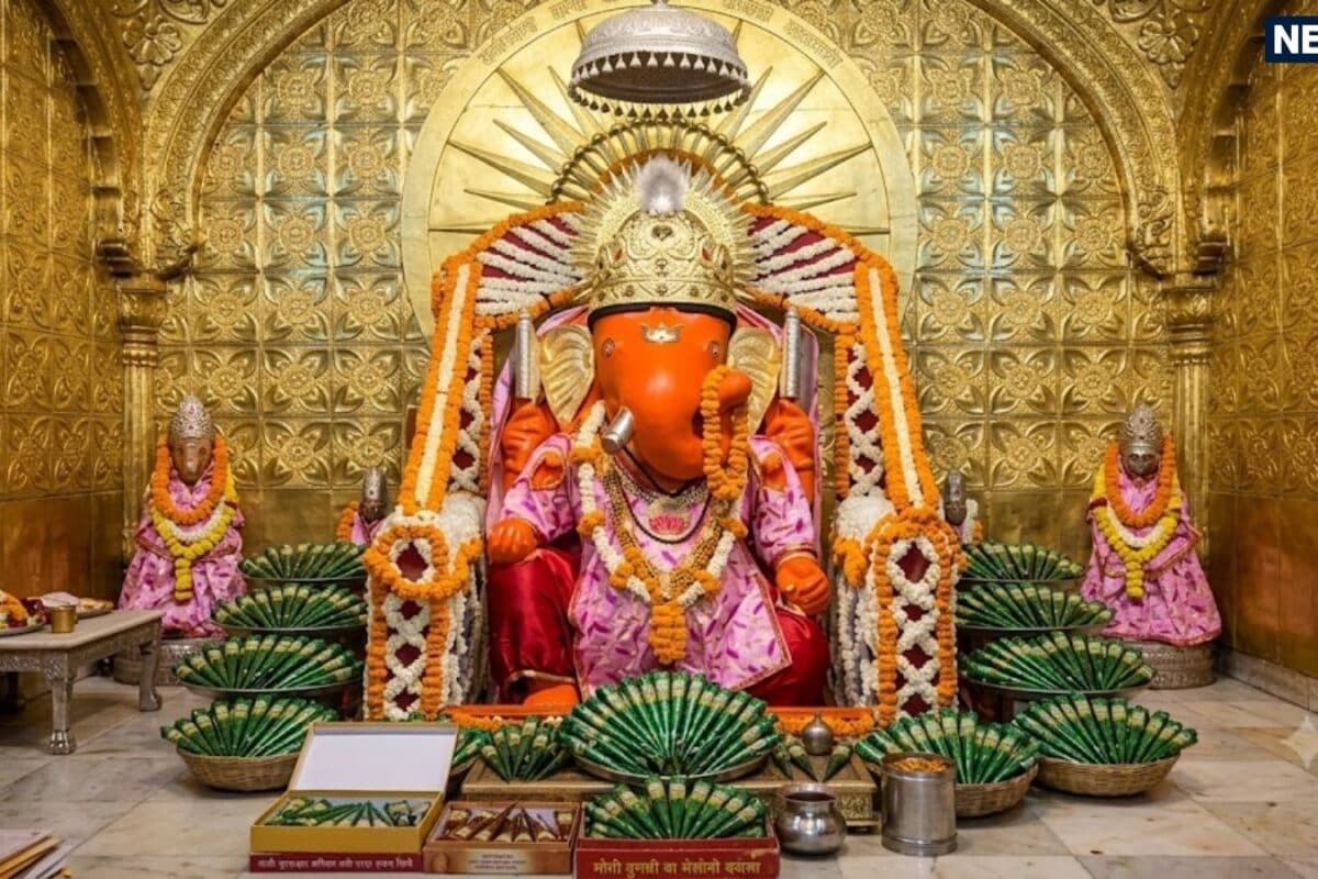 मोती डूंगरी गणेश मंदिर में सिंजारा रस्म के लिए जुटे अविवाहित युवा प्रसाद में 3500 किलो मेहंदी जानें इस खास रस्म और मंदिर की मान्यता