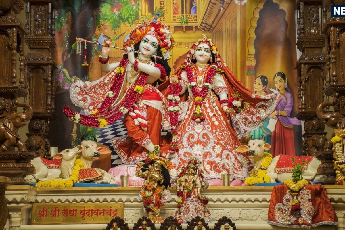 Radhashtami SpeciaI 2026: श्रीकृष्ण के मथुरा जाने के बाद कैसे बीता राधा रानी का जीवन पुराणों में दर्ज है अंतिम मिलन की ये भावुक कहानी!