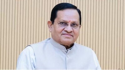 बिहार विधान परिषद के सभापति अवधेश नारायण सिंह ने अपने पद से इस्तीफा दे दिया है.