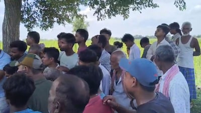 पश्चिमी चंपारण के बगहा में बाघ के हमले से एक महिला की मौत हो गई.