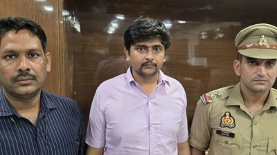 इंस्टाग्राम पर दरोगा की डीपी लगाकर लड़कियों-औरतों को परेशान करने वाला सुगर मिल का अधिकारी धराया. 