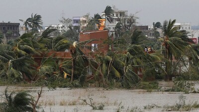 बंगाल की खाड़ी में बना डीप डिप्रेशन देश के पूर्वी हिस्से की टेंशन बढ़ा रहा है.