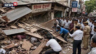दुकान के अंदर खाना खा रहे थे तीन मजदूर तभी भरभराकर गिरी छत
