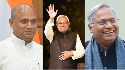 नीतीश कुमार के सबसे करीबी माने जाते रहे 2 पूर्व आईएएस अधिकारी- आरसीपी सिंह और मनीष वर्मा की भूमिका पर लंबे समय से चर्चा होती रही है.