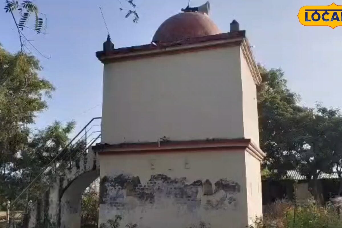 सुल्तानपुर का मठिया धाम मंदिर जिसका दो हिस्सा जमीन में एक हिस्से पर होता है दर्शन अनोखी बनावट और प्राचीनता के लिए है खास महत्व