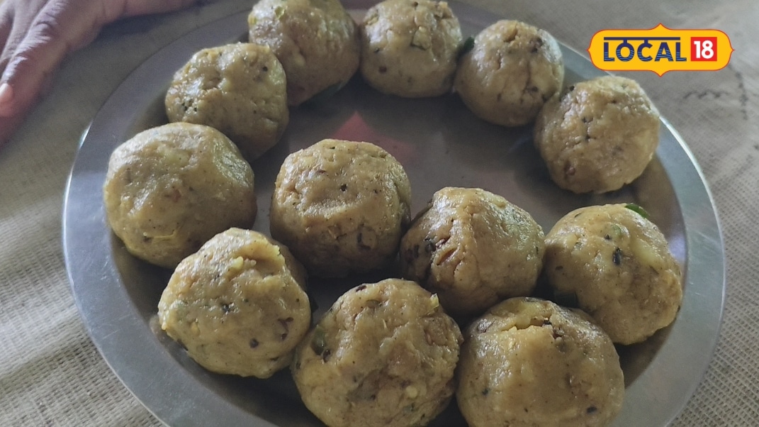 सुल्तानपुरः मुंबई में विनोद नें सीखा वड़ा बनानें की रेसिपी गांव कादीपुर खुर्द में खोली दुकान सुबह से ही खाने वालों की लगती है भीड़