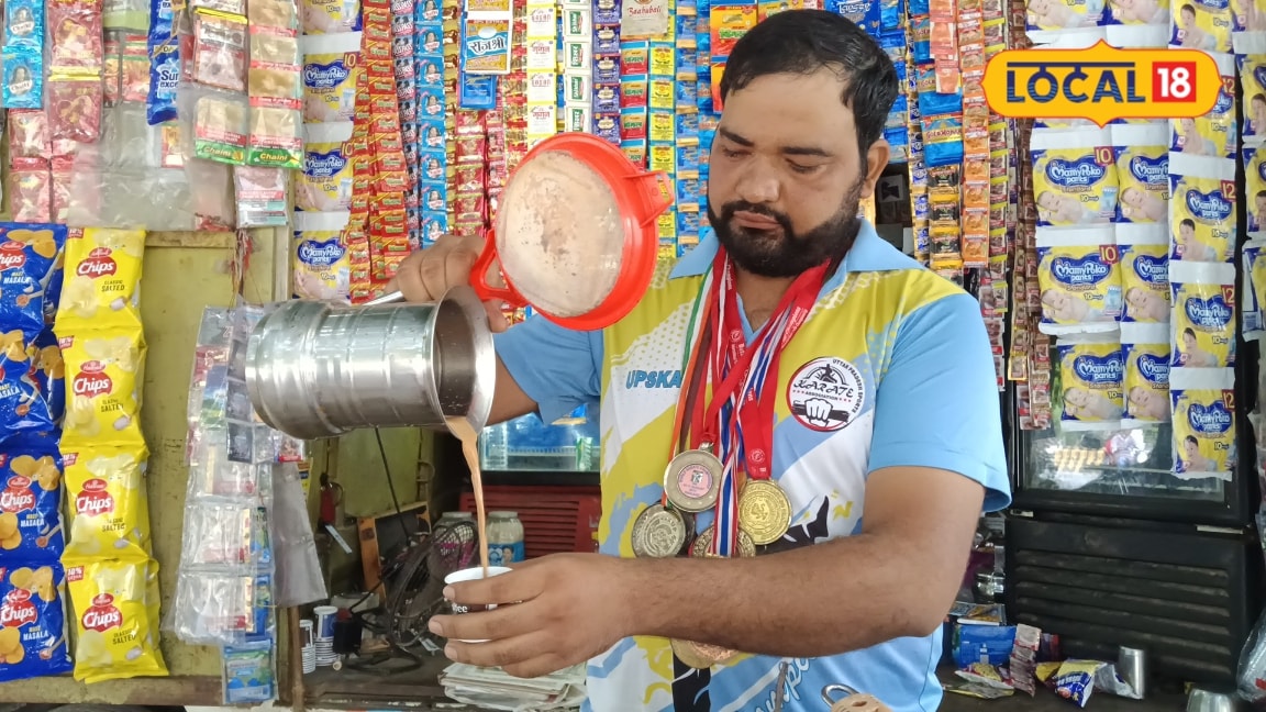 मथुरा के ब्लैक बेल्ट कराटा चैंपियन हरिओम नें घर के बाहर लगाए मेडल बेचने की नोटिस चाय की दुकान चलानें को मजबूर