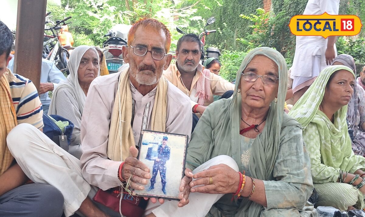 जम्मू से गयाजी पहुंचे बुजुर्ग माता-पिता 8 साल बाद शहीद बेटे का किया पिंडदान दुपट्टे से आंसू छिपाती रही मां