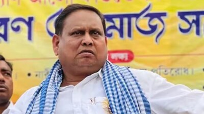 बंगाल पुलिस से परेशान होकर हुमायूं कबीर ने बेटे गुलाम के लिए चुनाव प्रचार करने से मना कर दिया है.
