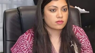 आईएएस मेधा रूपम पर मंत्री के गंभीर आरोप.