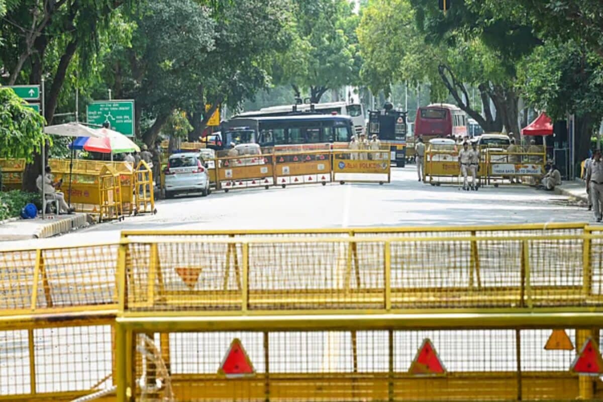 Jantar Mantar Protest: जंतर-मंतर पर मस्जिदों में तोड़फोड़ के खिलाफ प्रदर्शन इकरा हसन और नदवी पहुंचे