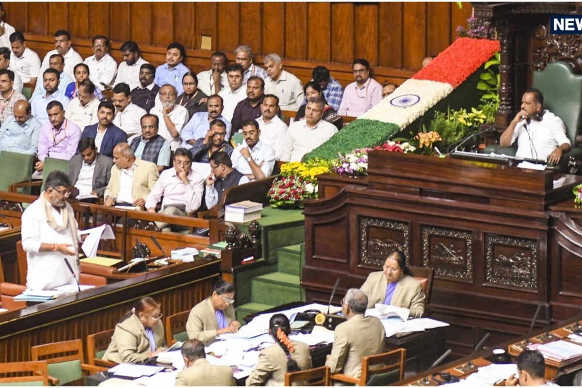 कर्नाटक विधानसभा में राष्ट्रगीत पर संग्राम: दो अंतरे बजाकर बंद किया वंदे मातरम् तो भाजपा विधायकों ने गाया पूरा