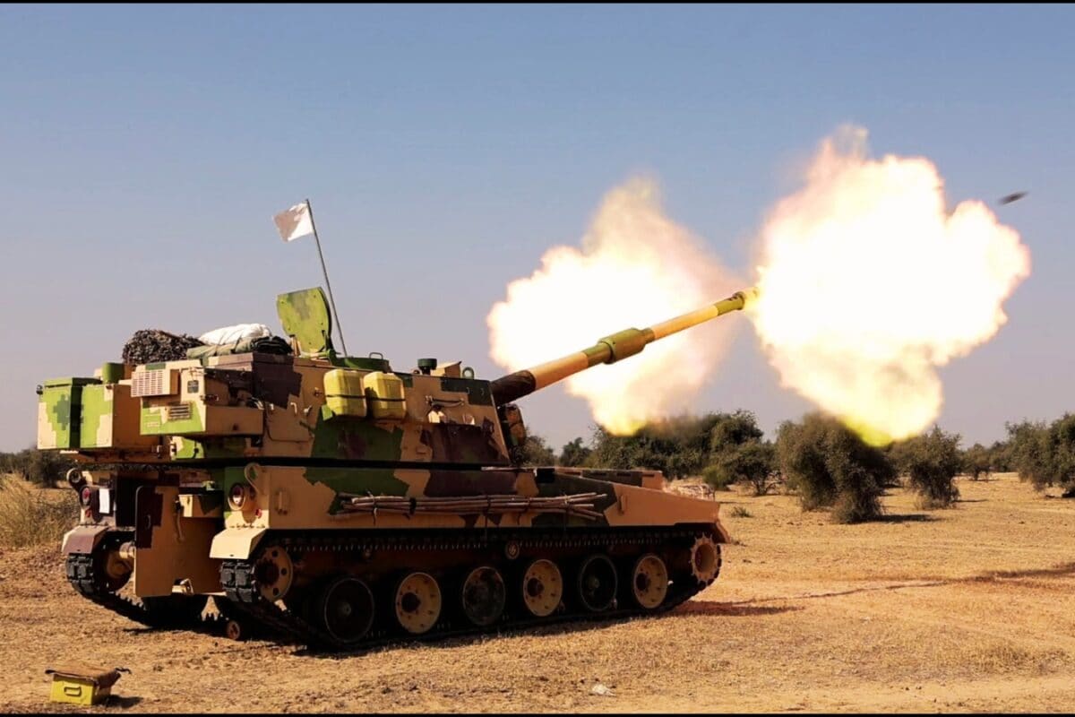 भारत की तोपों का पहाड़ vs चीन के राकेट! 2026 में Artillery की असली ताकत किसके पास