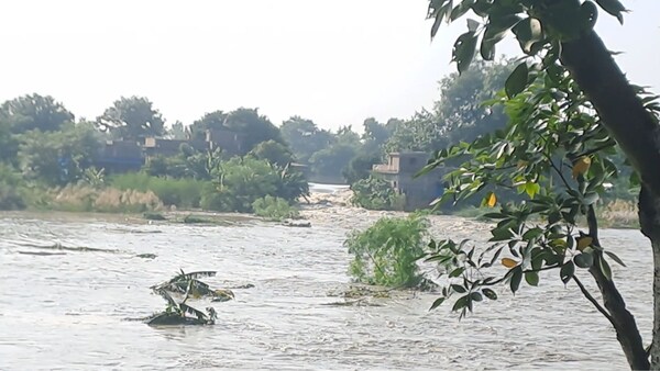 मुजफ्फरपुर में गंडक नदी का बांध टूटा, कई गांवों में फैला बाढ़ का पानी