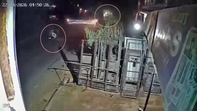 नूंह शहर में दिल्ली दरबार के पास ताऊडू रोड पर दर्दनाक सड़क हादसे में चार लोगों की मौत हो गई.