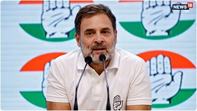 चुनावों में धांधली को लेकर राहुल गांधी ने केंद्र पर निशाना साधा. (रॉयटर्स)