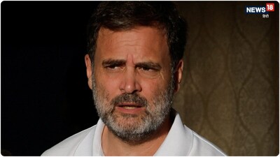 SIR को लेकर राहुल गांधी ने चुनाव आयोग पर निशाना साधा है. (रॉयटर्स)