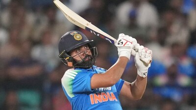 चौकों और छक्कों की मदद से एक वनडे मैच में सबसे ज्यादा रन बनाने वाले 5 बल्लेबाजों की लिस्ट. 