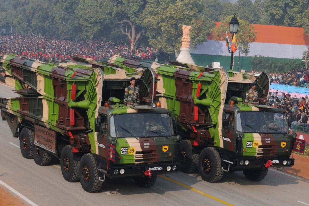 75 मीटर चौड़ी नहर पर 100 मिनट में पुल तैयार भारत के टैंकों अब कोई नदी नहीं रोक सकती जानें क्या है सर्वत्र