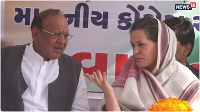 साबरकांठा में एक कार्यक्रम के दौरान सोनिया गांधी के साथ शंकरसिंह वाघेला. (पीटीआई फाइल फोटो)