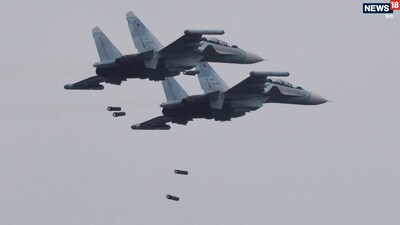 Su-30MKI एंटी एयरफील्‍ड वेपन से लैस करने की तैयारी है. 