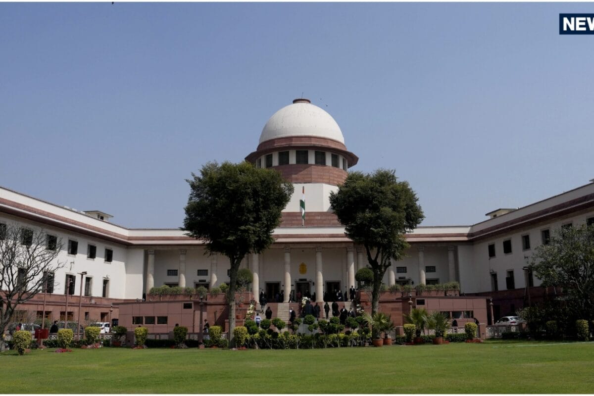 वोटों की गिनती में टोटलाइजर की शुरुआत का समय सुप्रीम कोर्ट में सुनवाई CJI के सामने EC ने गिनाईं कानूनी अड़चनें
