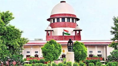 एसआईआर पर सियासी घमासान के बीच पूर्व जज की एंट्री, सुप्रीम कोर्ट से की फैसले को पलटने की मांग