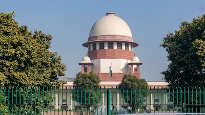 वकील के दफ्तर की तलाशी ले सकती है जांच एजेंसी...हाईकोर्ट के फैसले पर SC ने लगाई रोक.  (File Photo : PTI)