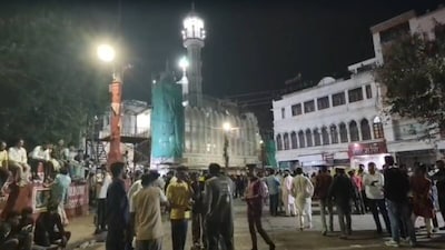 उज्जैन में शाही मस्जिद को तोड़ने पर विवाद.