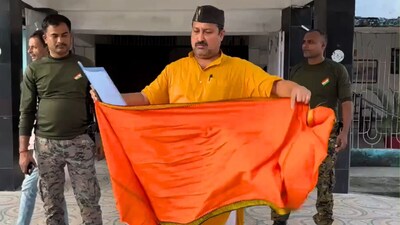 BJP MLA Vinay Bihari Sits on Dharna, Demands Samrat Chaudhary's Presence Over Flood Relief.