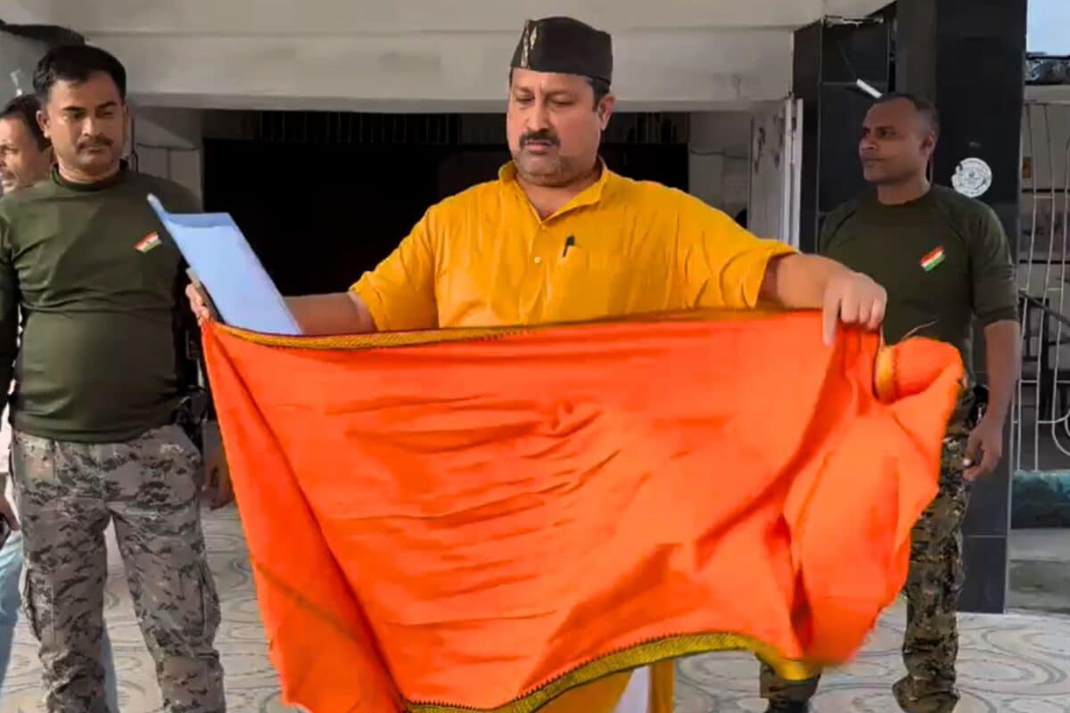 कौन हैं BJP विधायक विनय बिहारी जो गमछा बिछाकर बैठ गए धरने पर बोले- सम्राट चौधरी आएंगे तभी उठूंगा
