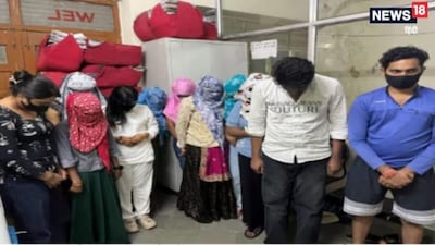  जयपुर के चित्रकूट इलाके में पुलिस ने अवैध गतिविधियों के खिलाफ कार्रवाई करते हुए तीन स्पा सेंटरों पर रेड